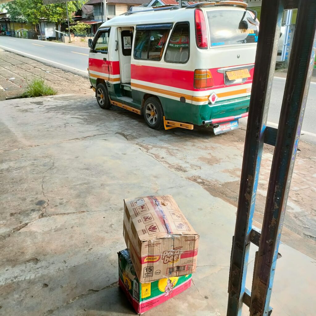 Lazismu Madina Salurkan Bantuan Pakaian untuk Korban Bencana Aek Garoga